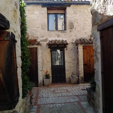 Pretty House With Solarium Holiday home